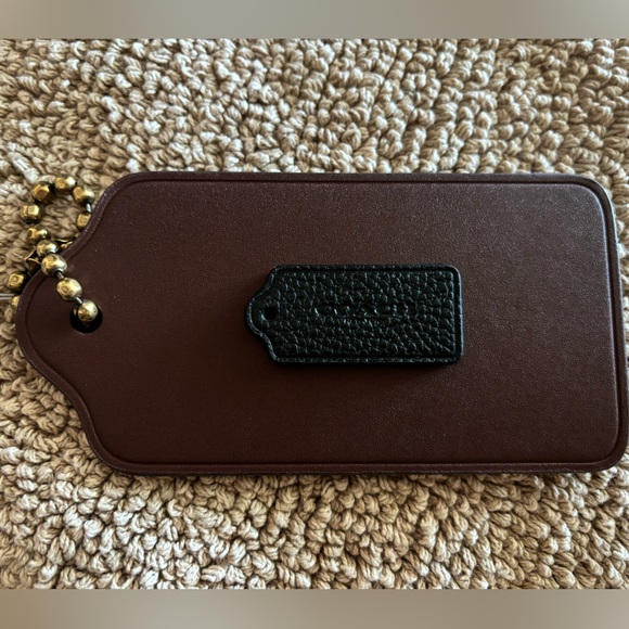 Coach X Large Embossed Leather Hang Tag - Picture 3 of 6
